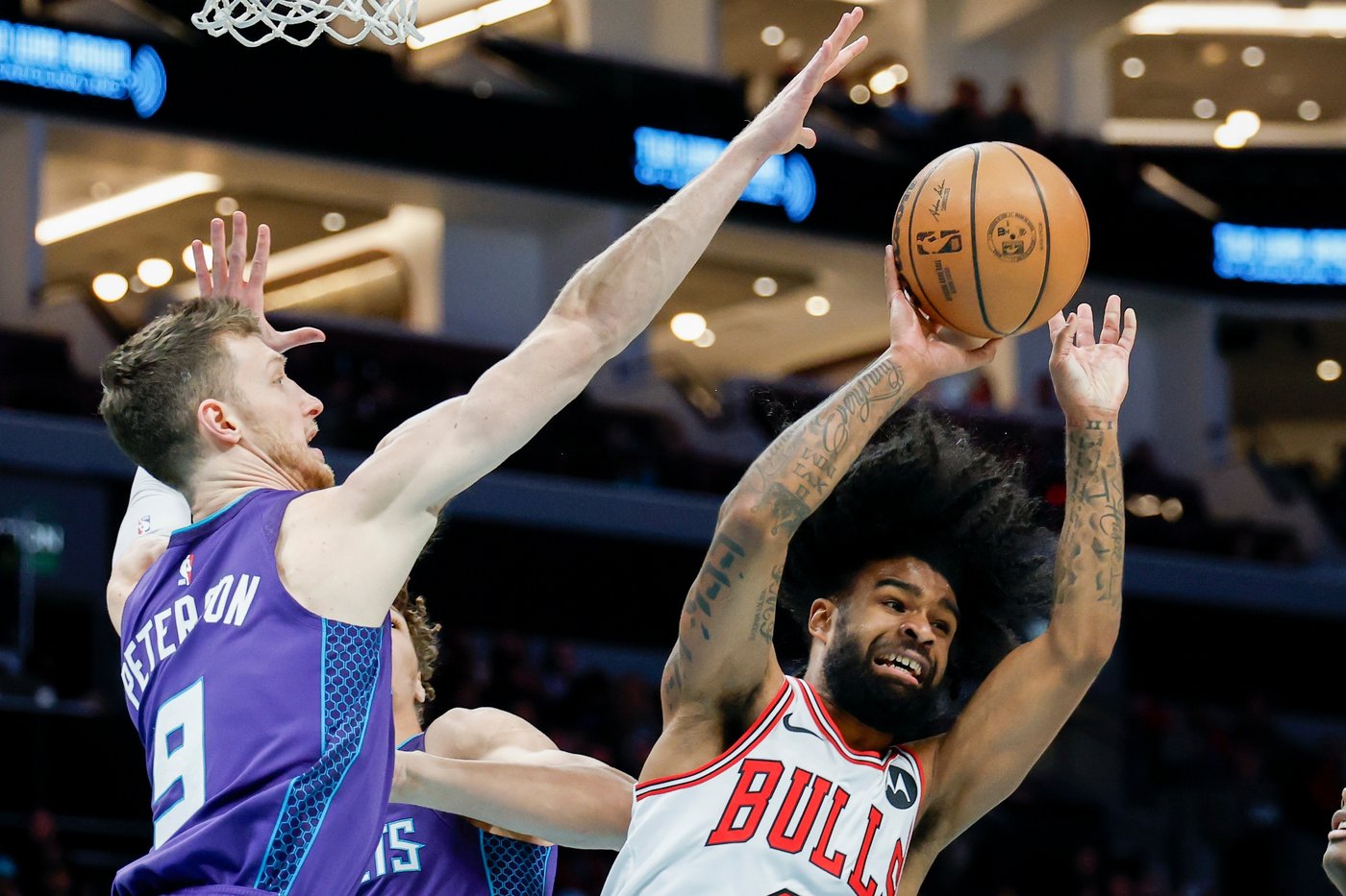Josh Giddey scores 26 points, Bulls hang on to beat Hornets 129-126 to snap 7-game losing streak | iNFOnews.ca