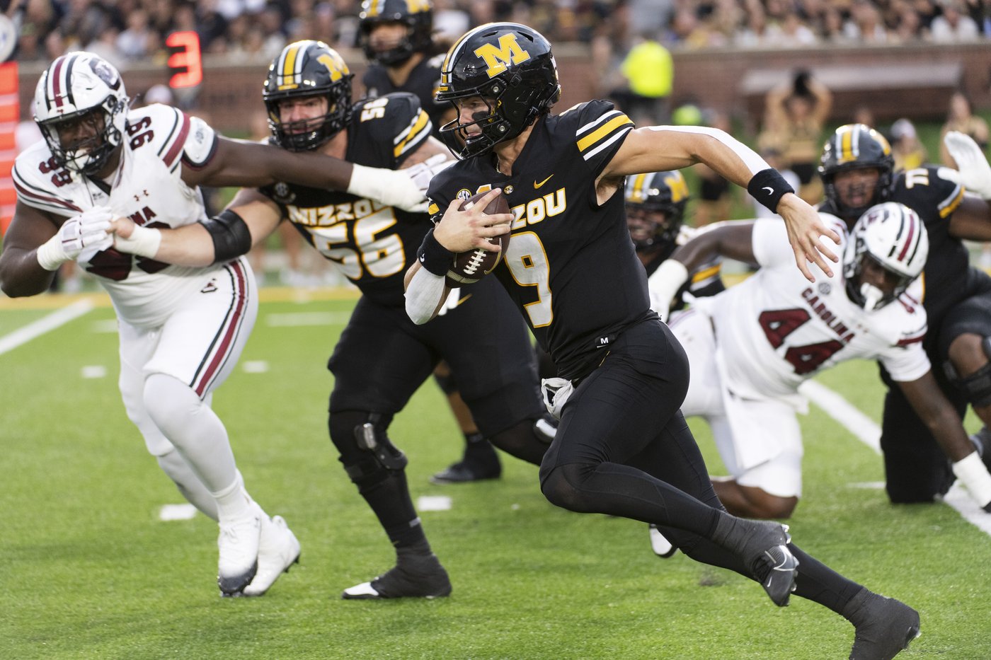 No. 23 Missouri's ground game, stout defense secure 29-20 win over South Carolina | iNFOnews.ca