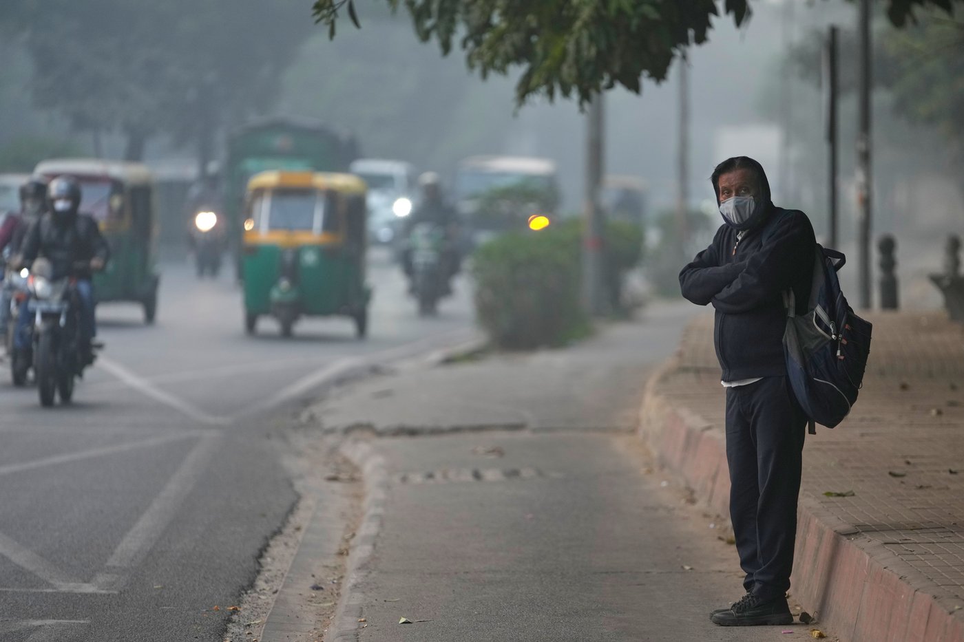 Photos show the daily struggle to breathe in New Delhi's dense winter smog | iNFOnews.ca Photos show the daily struggle to breathe in New Delhi's dense winter smog | iNFOnews.ca