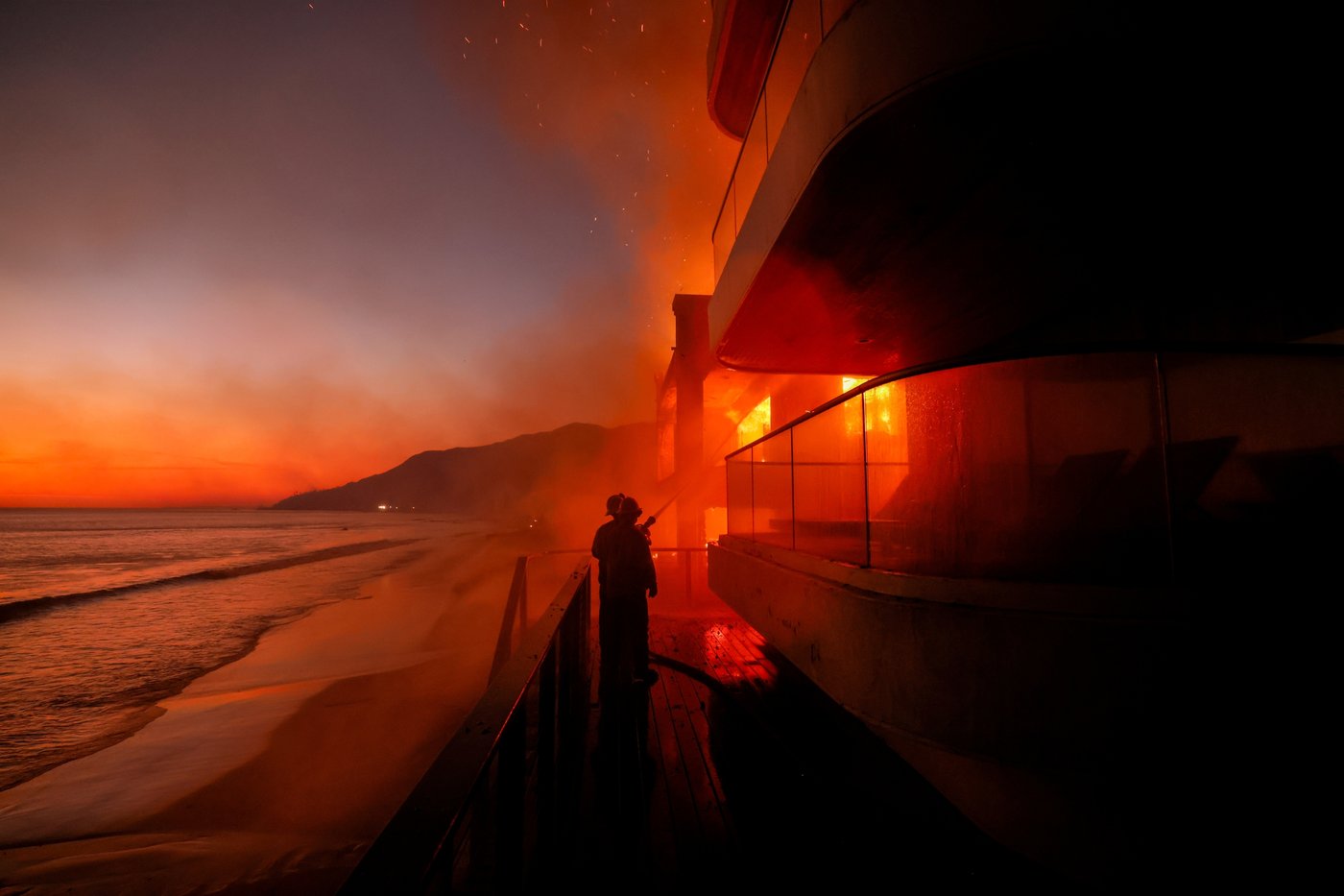 AP photographers capture destruction, heartache and resilience as climate change advanced in 2025 | iNFOnews.ca AP photographers capture destruction, heartache and resilience as climate change advanced in 2025 | iNFOnews.ca