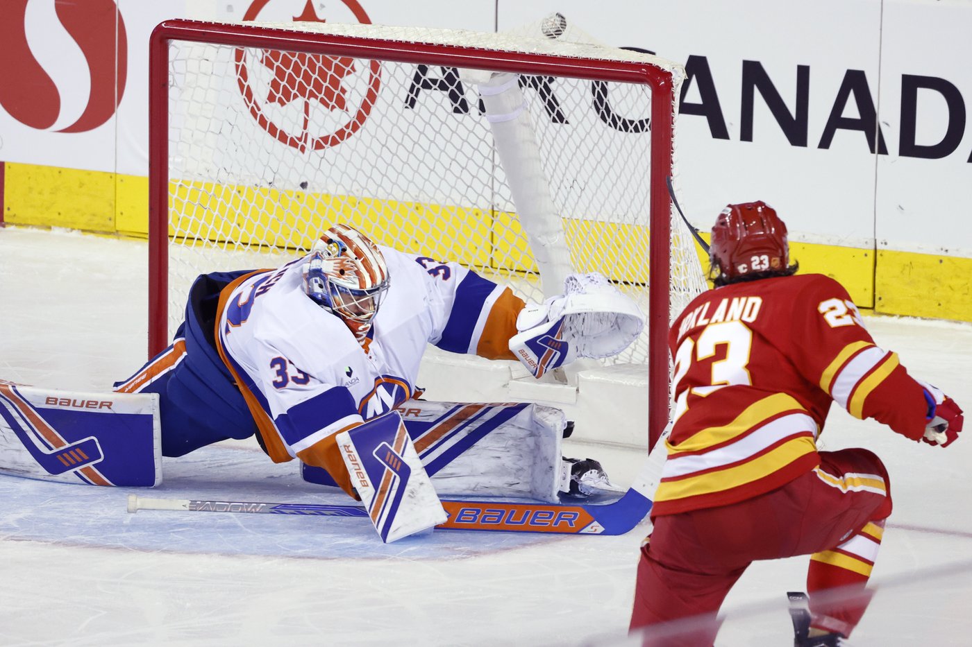 Klapka, Wolf lead Calgary Flames to 4-2 victory over New York Islanders | iNFOnews.ca