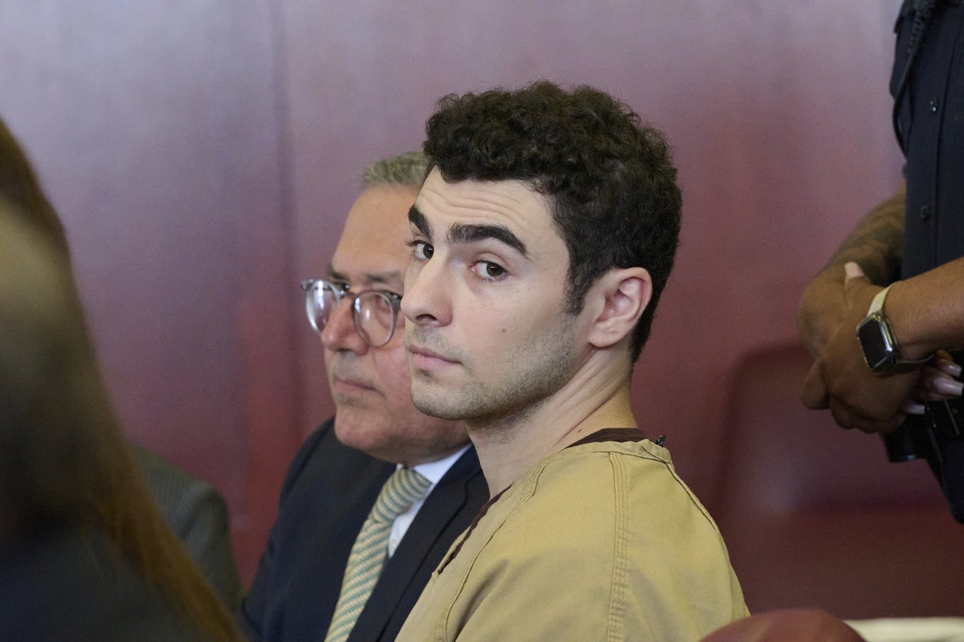 Luigi Mangione's lawyers want death penalty off the table in UnitedHealthcare CEO murder case | iNFOnews.ca Luigi Mangione's lawyers want death penalty off the table in UnitedHealthcare CEO murder case | iNFOnews.ca