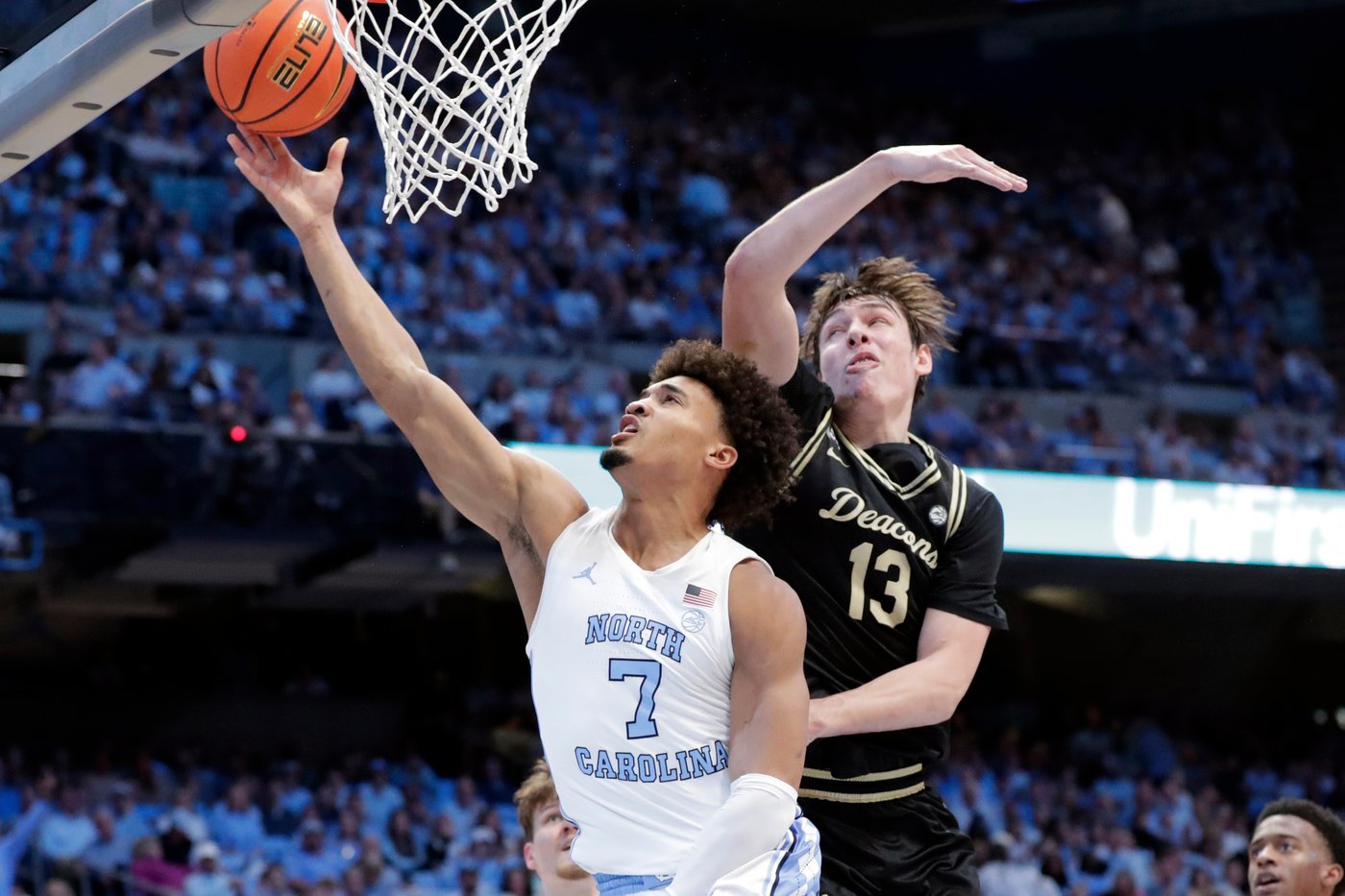 No. 17 North Carolina edges Wake Forest 87-84 for its 500th win at the Dean E. Smith Center | iNFOnews.ca