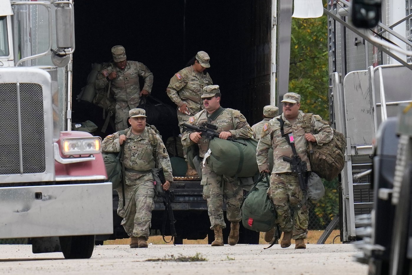 National Guard members from Texas are in Illinois in Trump's latest move to send troops to cities | iNFOnews.ca