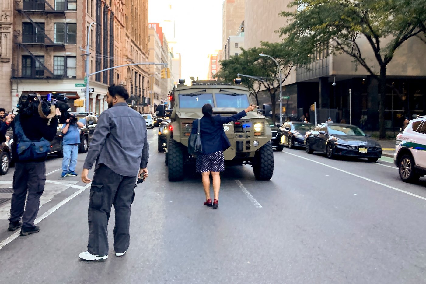 Immigration agents conducting sweep on NYC's famed Canal Street confronted by protesters | iNFOnews.ca