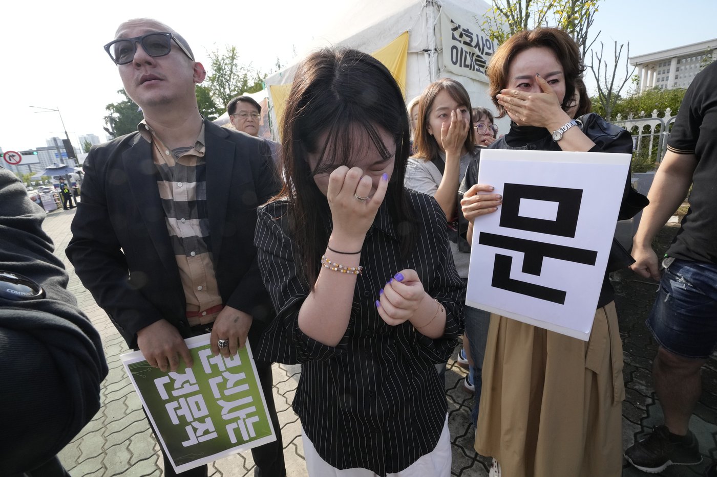 South Korean parliament votes to allow tattooists to work without a medical license | iNFOnews.ca