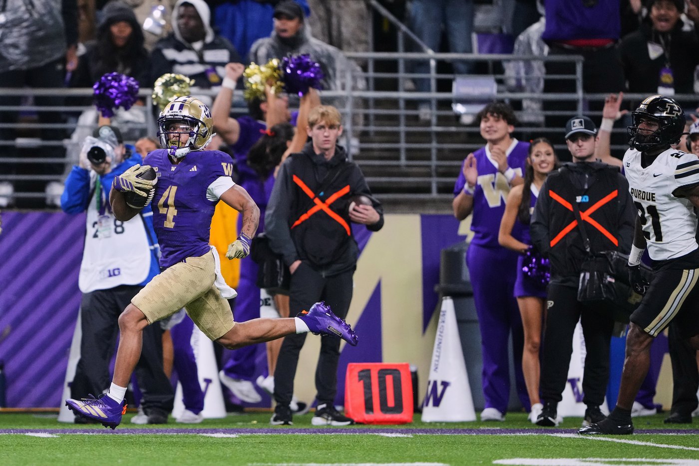 Adam Mohammed rushes for career-high 3 touchdowns, Washington trounces Purdue 49-13 | iNFOnews.ca