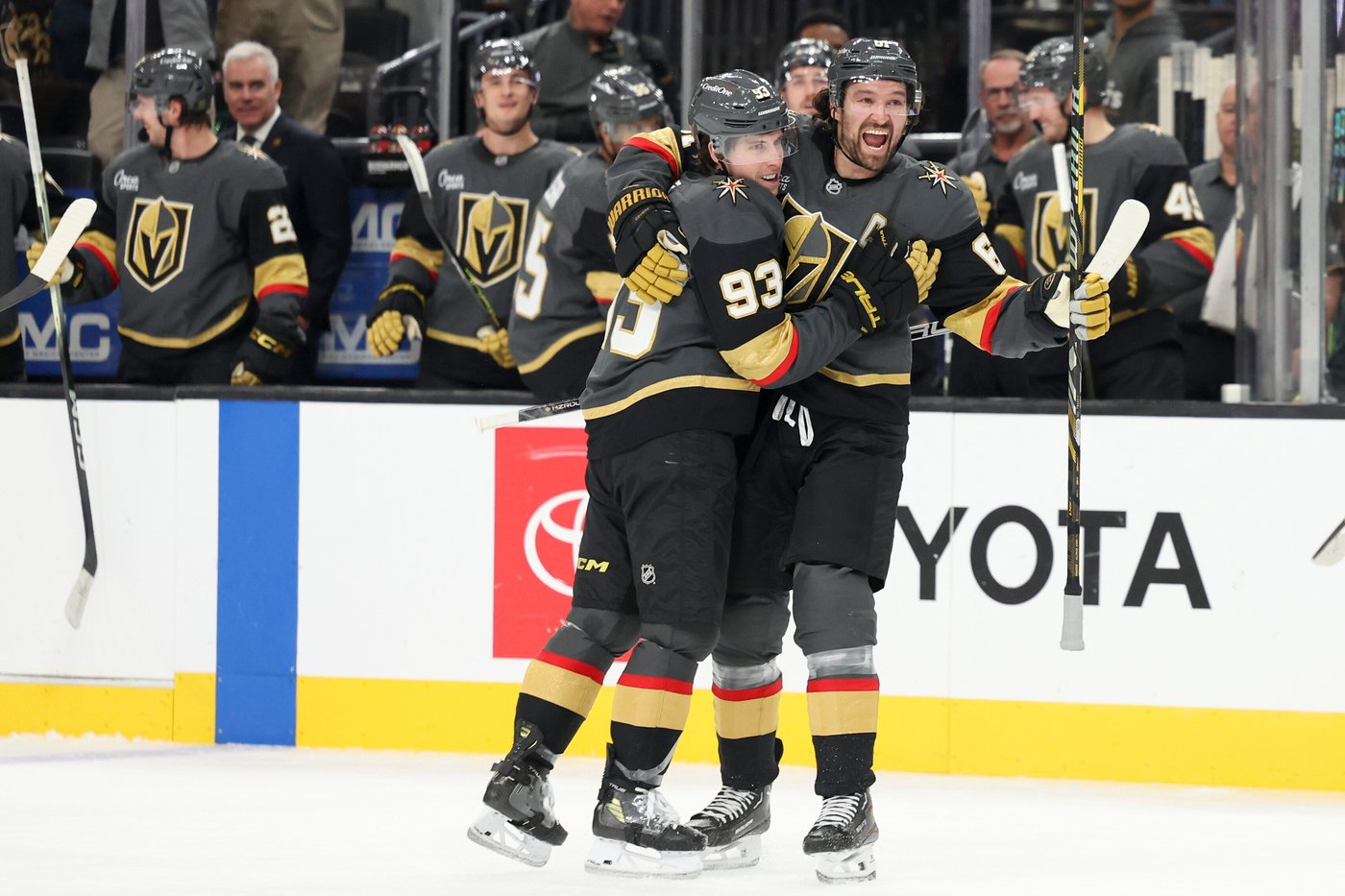 Hertl scores twice, Lindbom gets his 1st NHL win in the Knights' 4-3 victory over the Sharks | iNFOnews.ca
