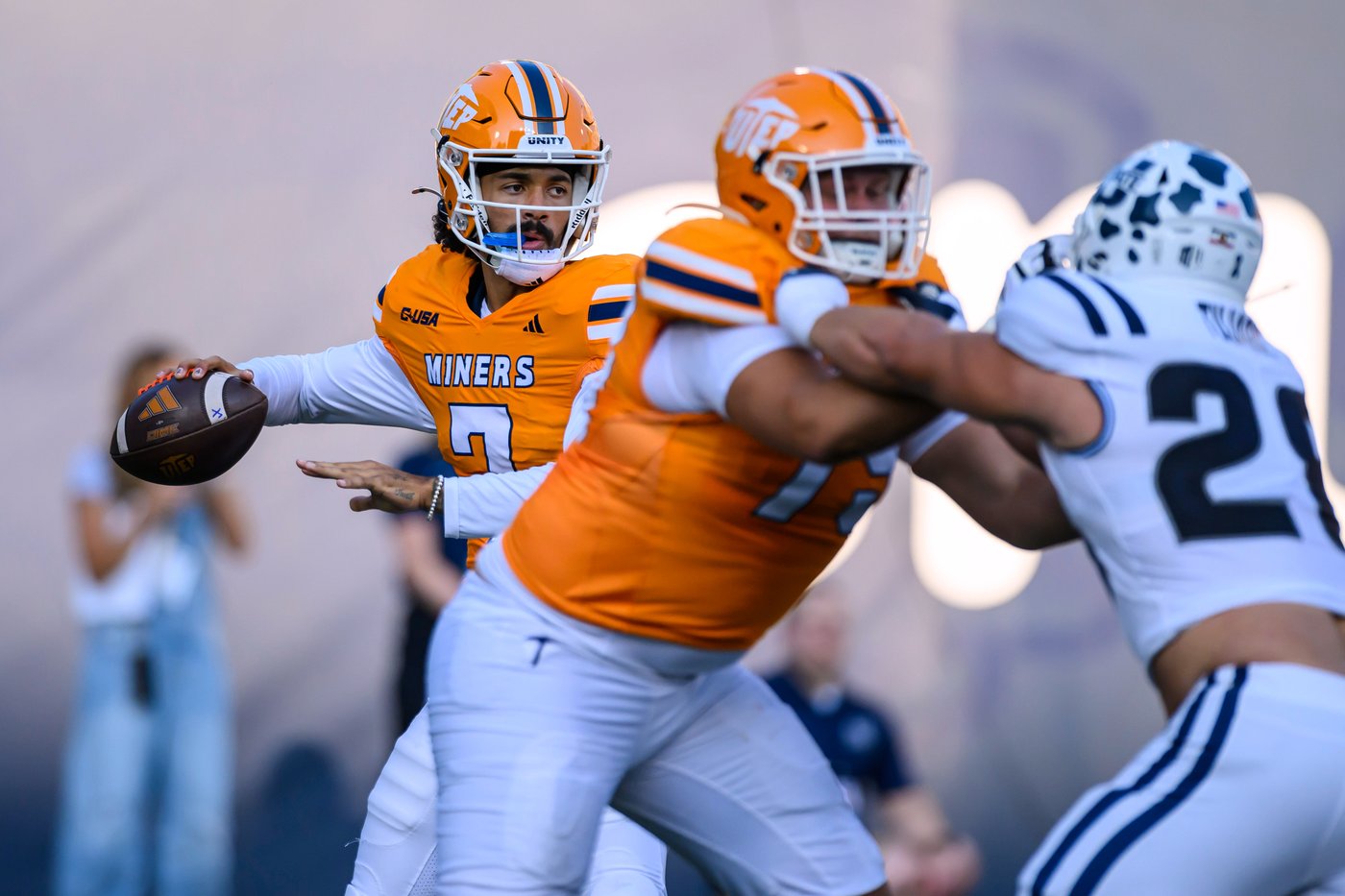 Texas' Manning and UTEP's Nelson took different paths from top recruits to their matchup Saturday | iNFOnews.ca