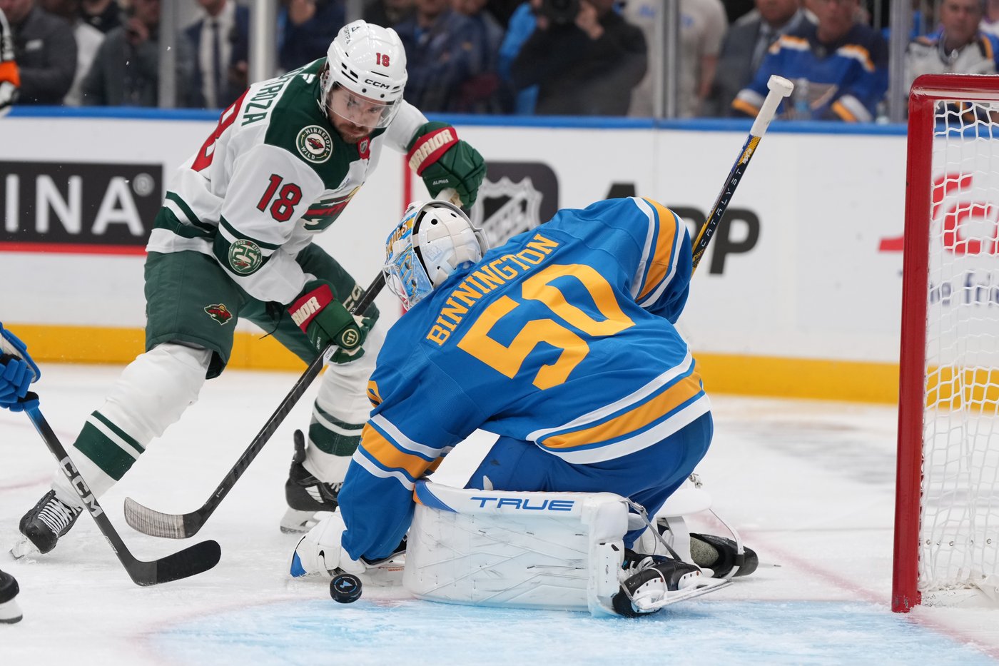 Hartman scores twice, Gustavsson makes 27 saves in Wild's 5-0 win over Blues in opener | iNFOnews.ca Hartman scores twice, Gustavsson makes 27 saves in Wild's 5-0 win over Blues in opener | iNFOnews.ca