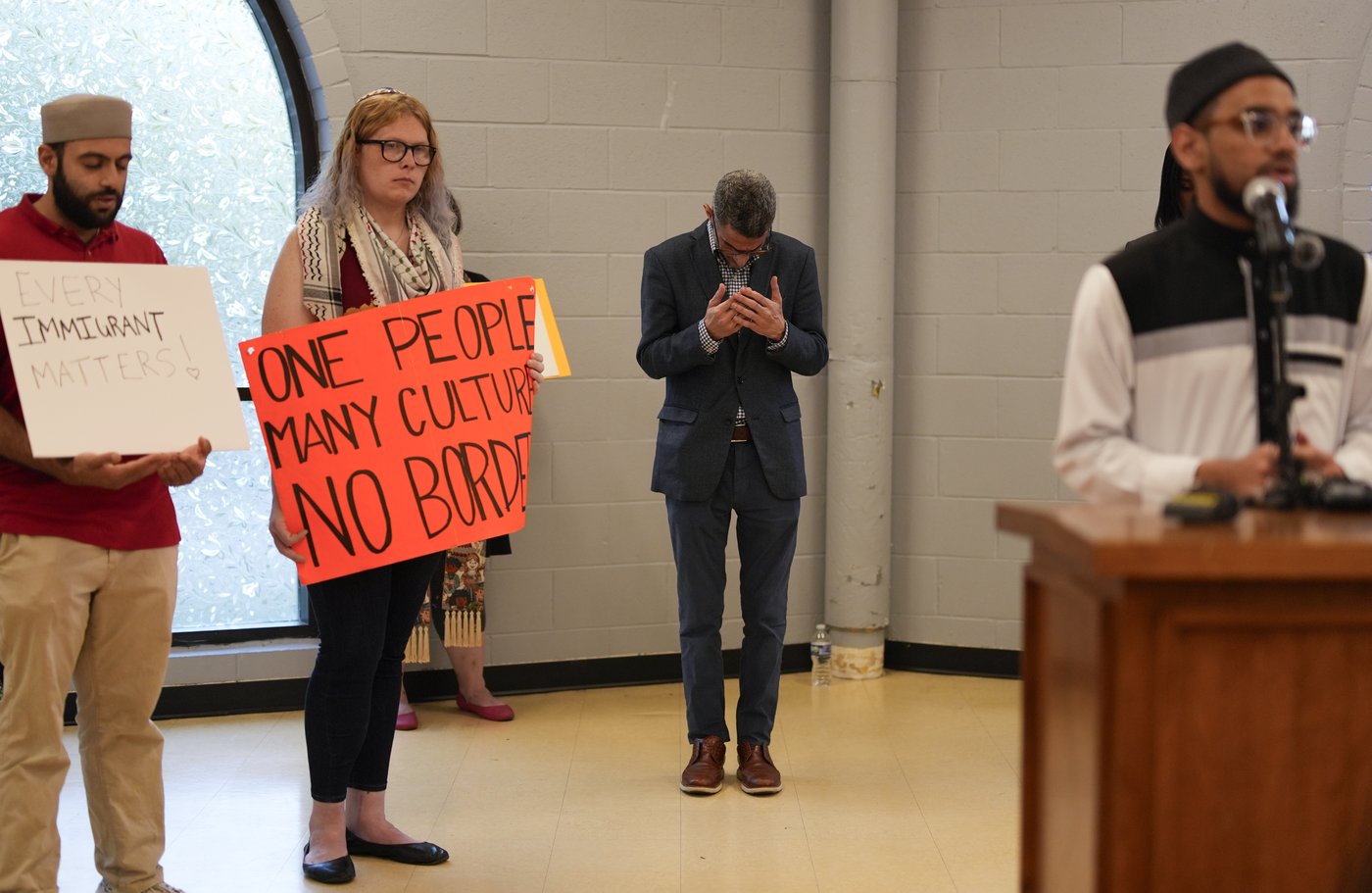 Tears of joy as Egyptian immigrant and Cincinnati chaplain is released from detention | iNFOnews.ca