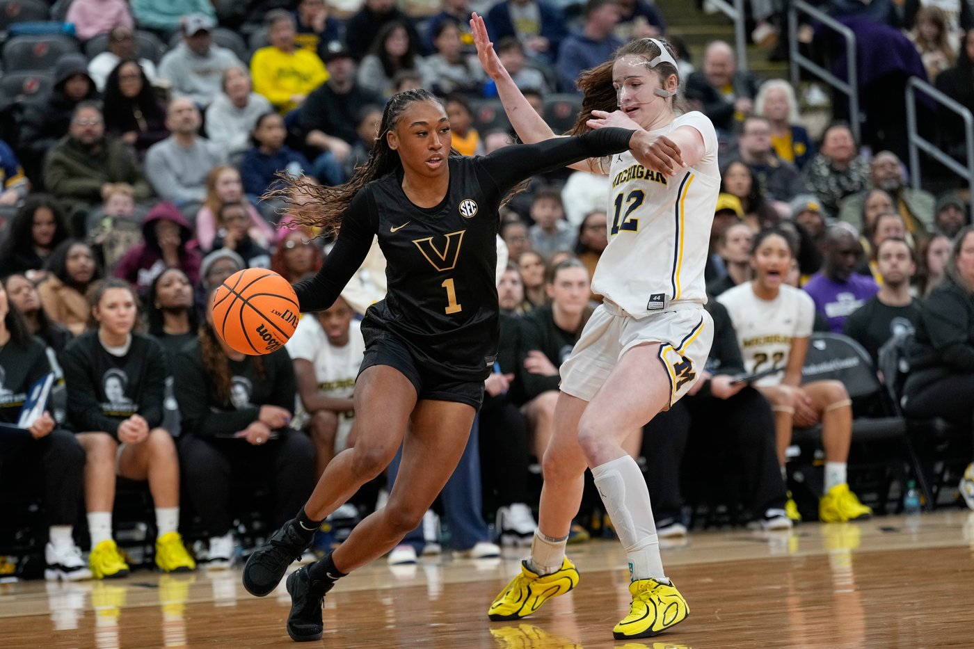 Aubrey Galvan's 20 points help No. 5 Vanderbilt hold off No. 7 Michigan 72-69 | iNFOnews.ca