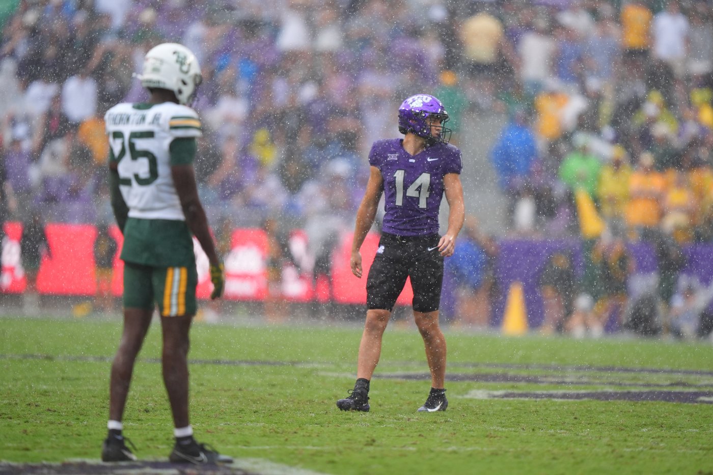 Baylor-TCU delayed 3 times by lightning in the fourth quarter | iNFOnews.ca Baylor-TCU delayed 3 times by lightning in the fourth quarter | iNFOnews.ca