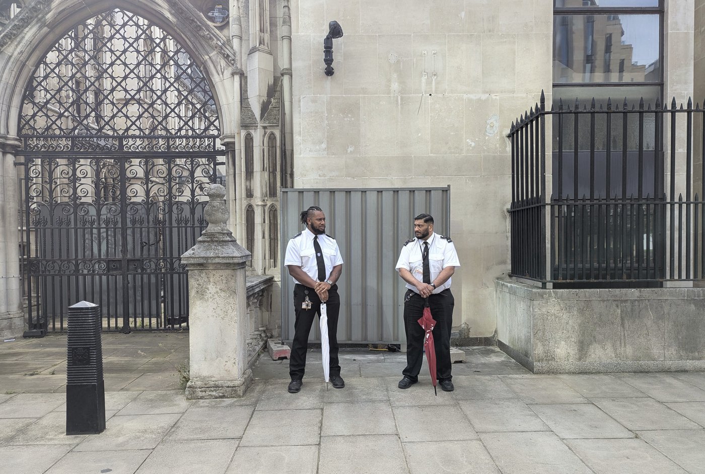 Banksy mural of a judge beating a protester is scrubbed from London court | iNFOnews.ca Banksy mural of a judge beating a protester is scrubbed from London court | iNFOnews.ca