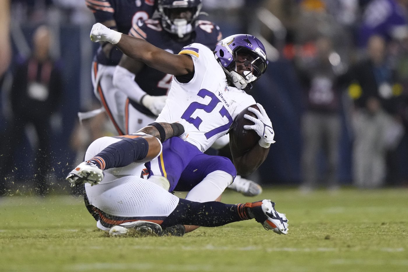 Vikings ground game gives McCarthy's debut a late and vital boost in opening victory vs. Bears | iNFOnews.ca Vikings ground game gives McCarthy's debut a late and vital boost in opening victory vs. Bears | iNFOnews.ca