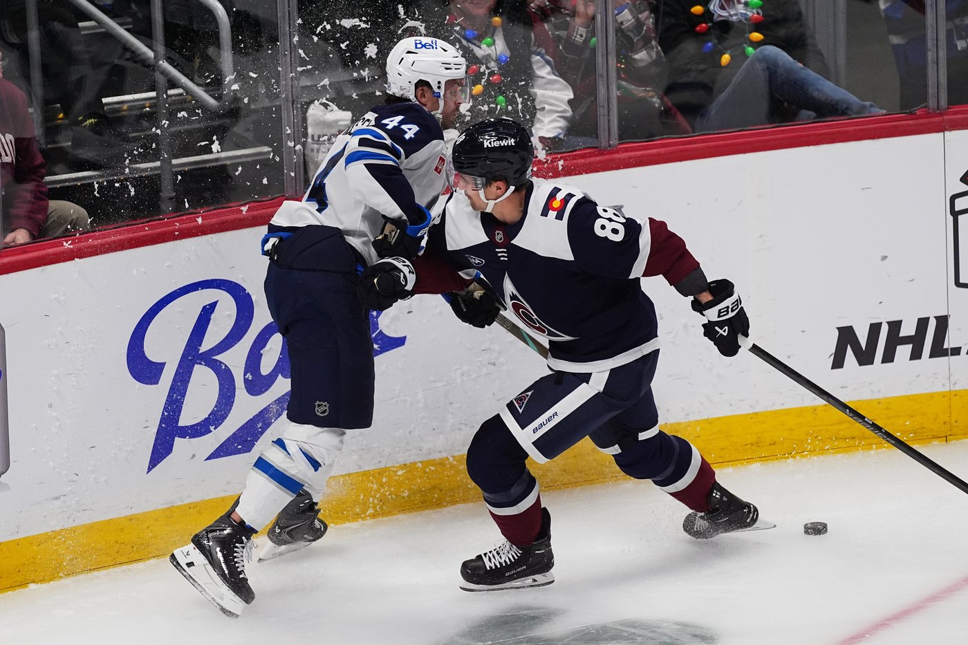 Burns, Necas give Avalanche early lead in 3-2 win over Jets for 12th straight home win | iNFOnews.ca