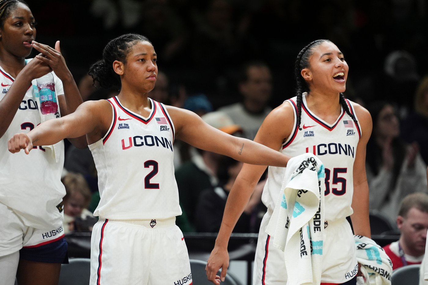 Geno Auriemma's UConn Huskies stifle opponents with relentless defense | iNFOnews.ca