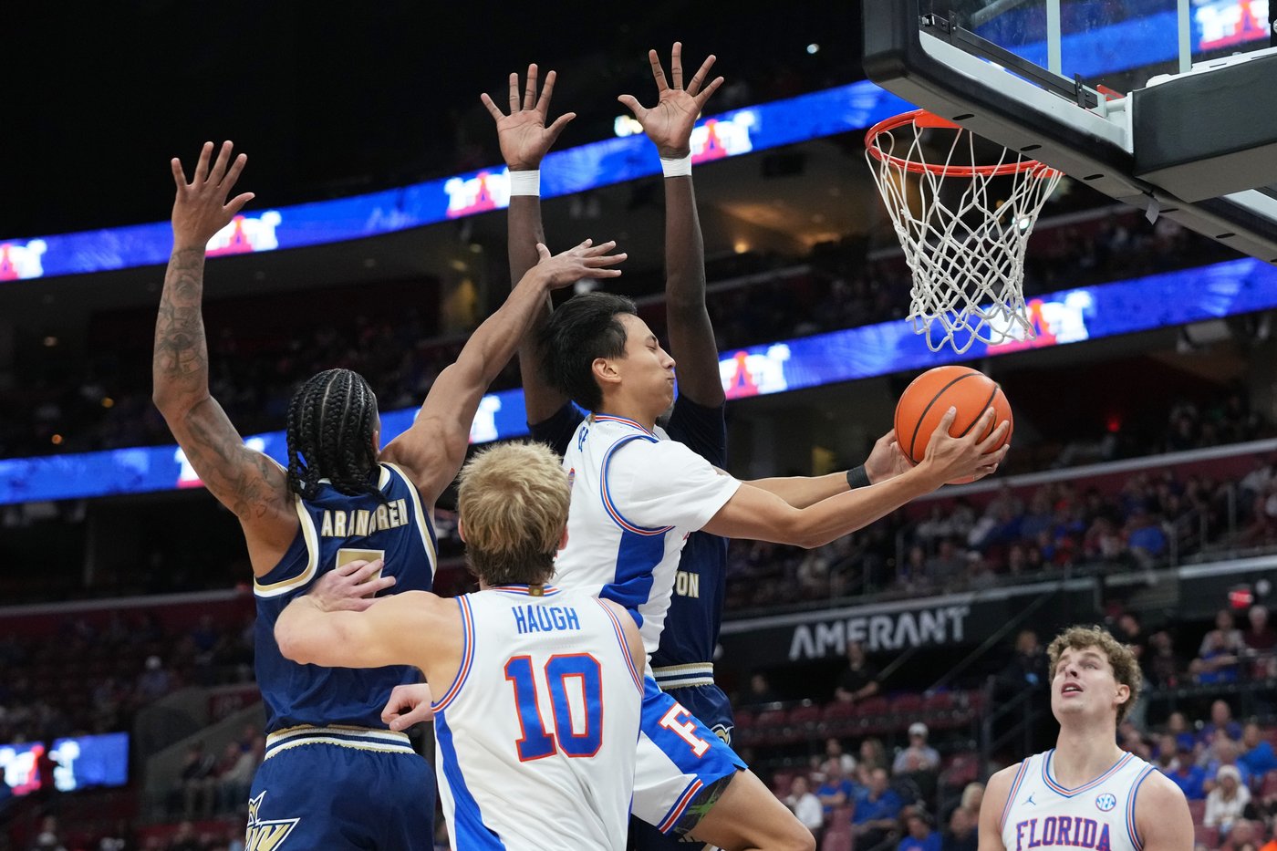 Xaivian Lee scores 24 to lead No. 18 Florida to an 80-70 victory over George Washington | iNFOnews.ca Xaivian Lee scores 24 to lead No. 18 Florida to an 80-70 victory over George Washington | iNFOnews.ca