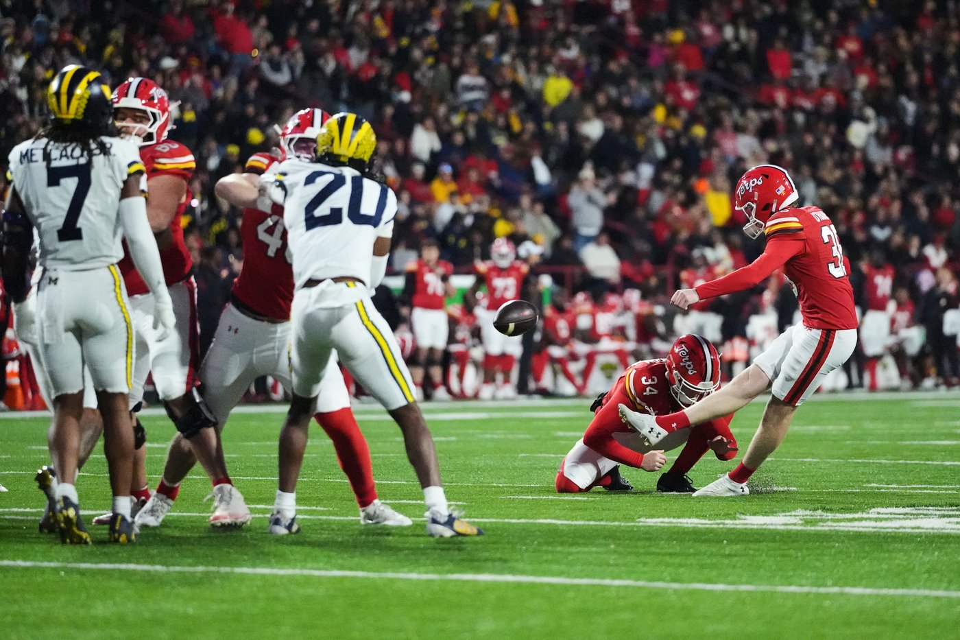 College football picks: If a rivalry game comes down a field goal, kickers are on a record pace | iNFOnews.ca