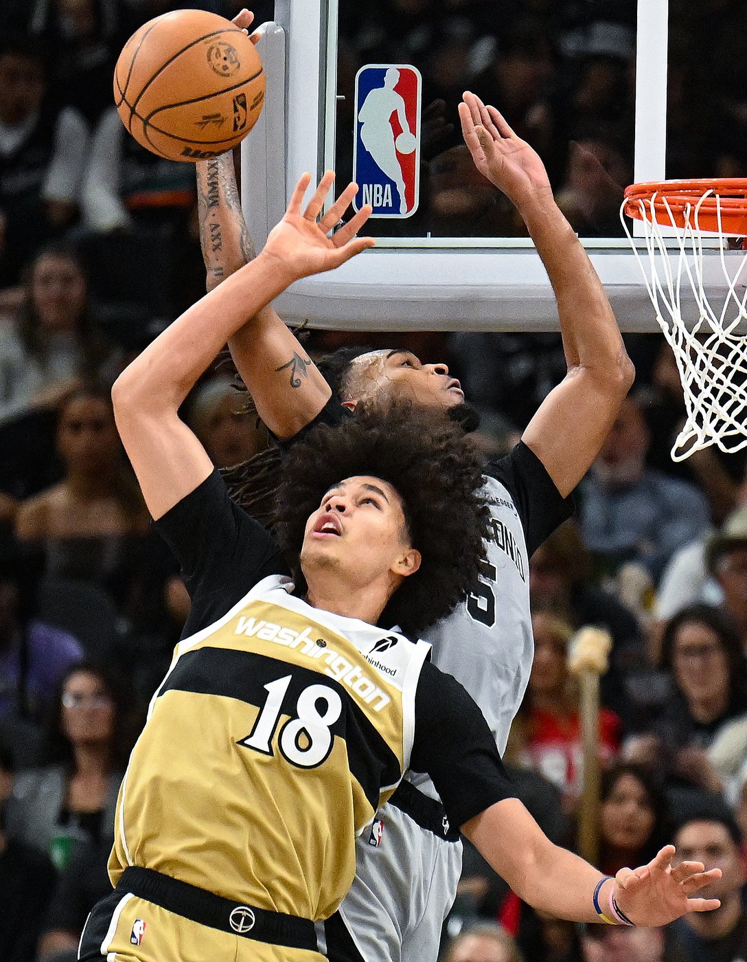 Spurs rebound from NBA Cup loss to beat Wizards 119-94 | iNFOnews.ca