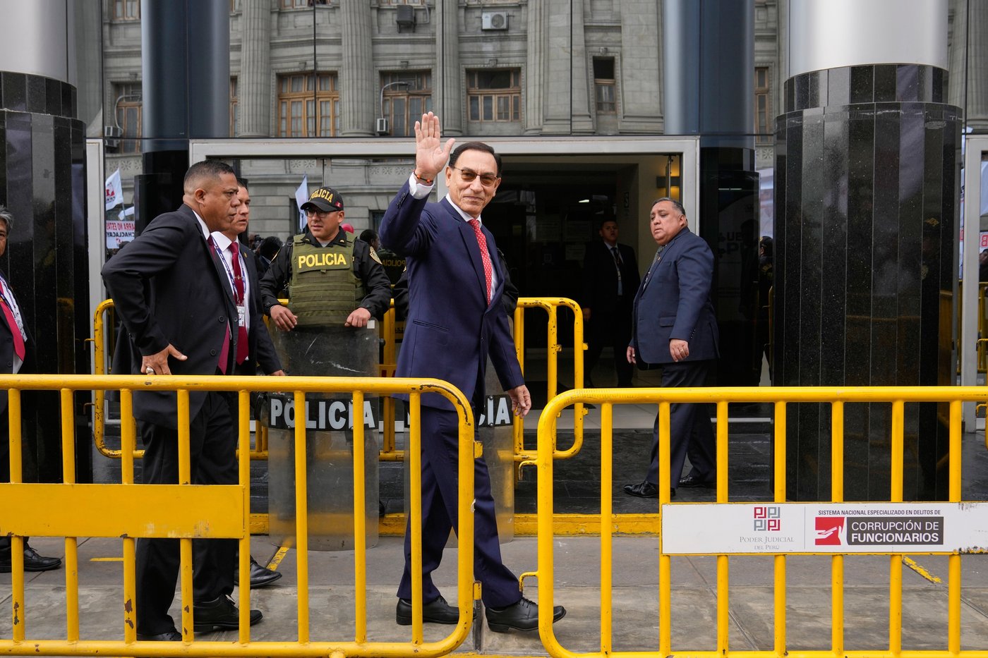 Peru sentences former President Vizcarra to 14 years in prison for corruption | iNFOnews.ca
