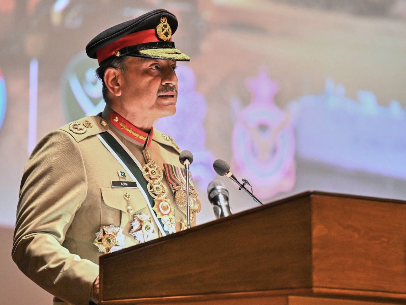 Pakistan's top general calls on Afghanistan to pick between ties with Islamabad or Pakistani Taliban | iNFOnews.ca