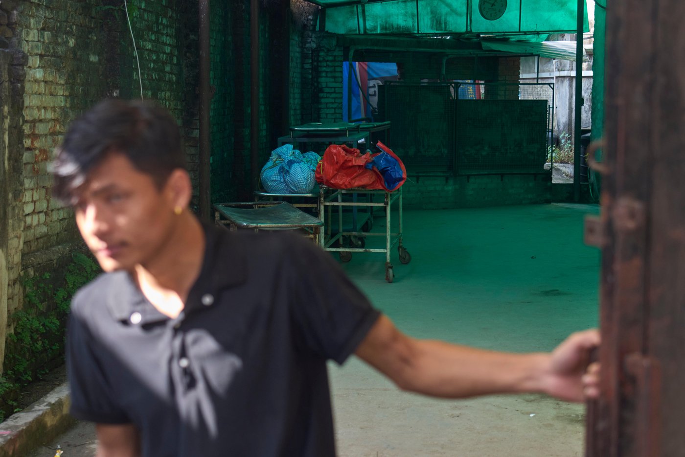 Rescuers in Nepal search for climbers' bodies in an avalanche | iNFOnews.ca