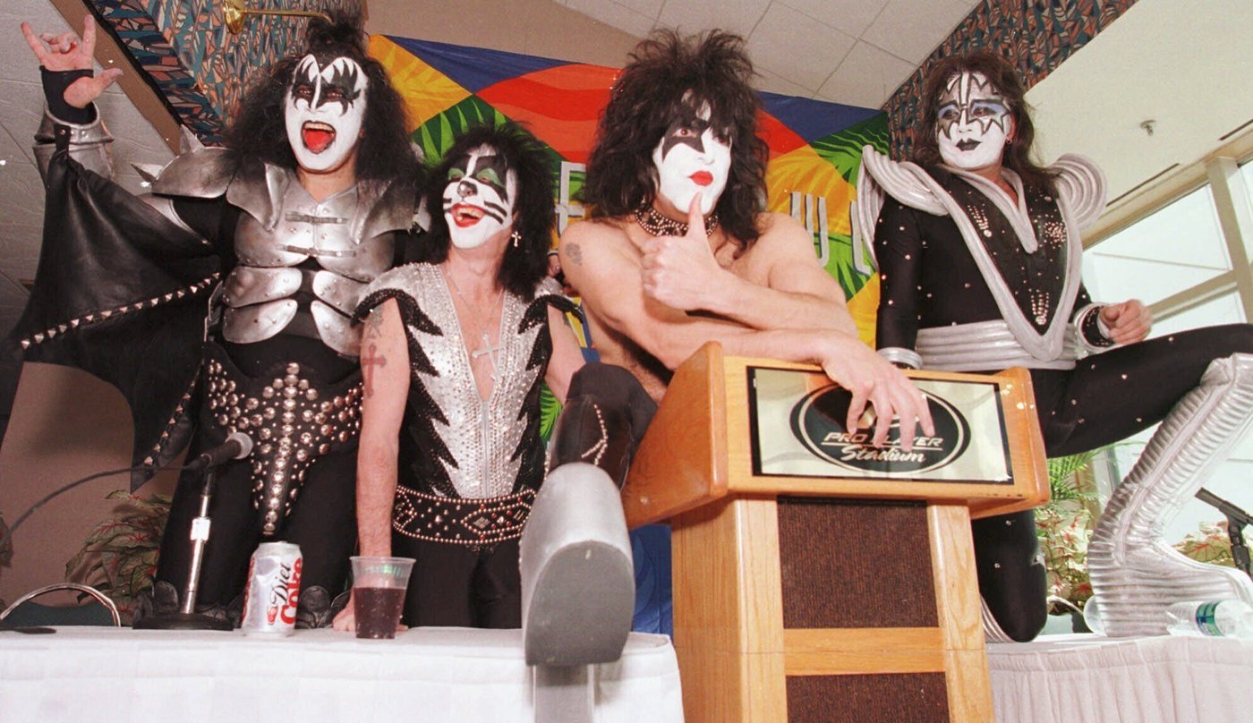 Gene Simmons, Paul Stanley, Pearl Jam mourn Kiss founding member Ace Frehley | iNFOnews.ca Gene Simmons, Paul Stanley, Pearl Jam mourn Kiss founding member Ace Frehley | iNFOnews.ca
