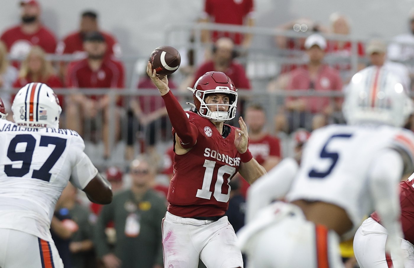 Oklahoma QB John Mateer to undergo surgery on throwing hand; expected to return this season | iNFOnews.ca