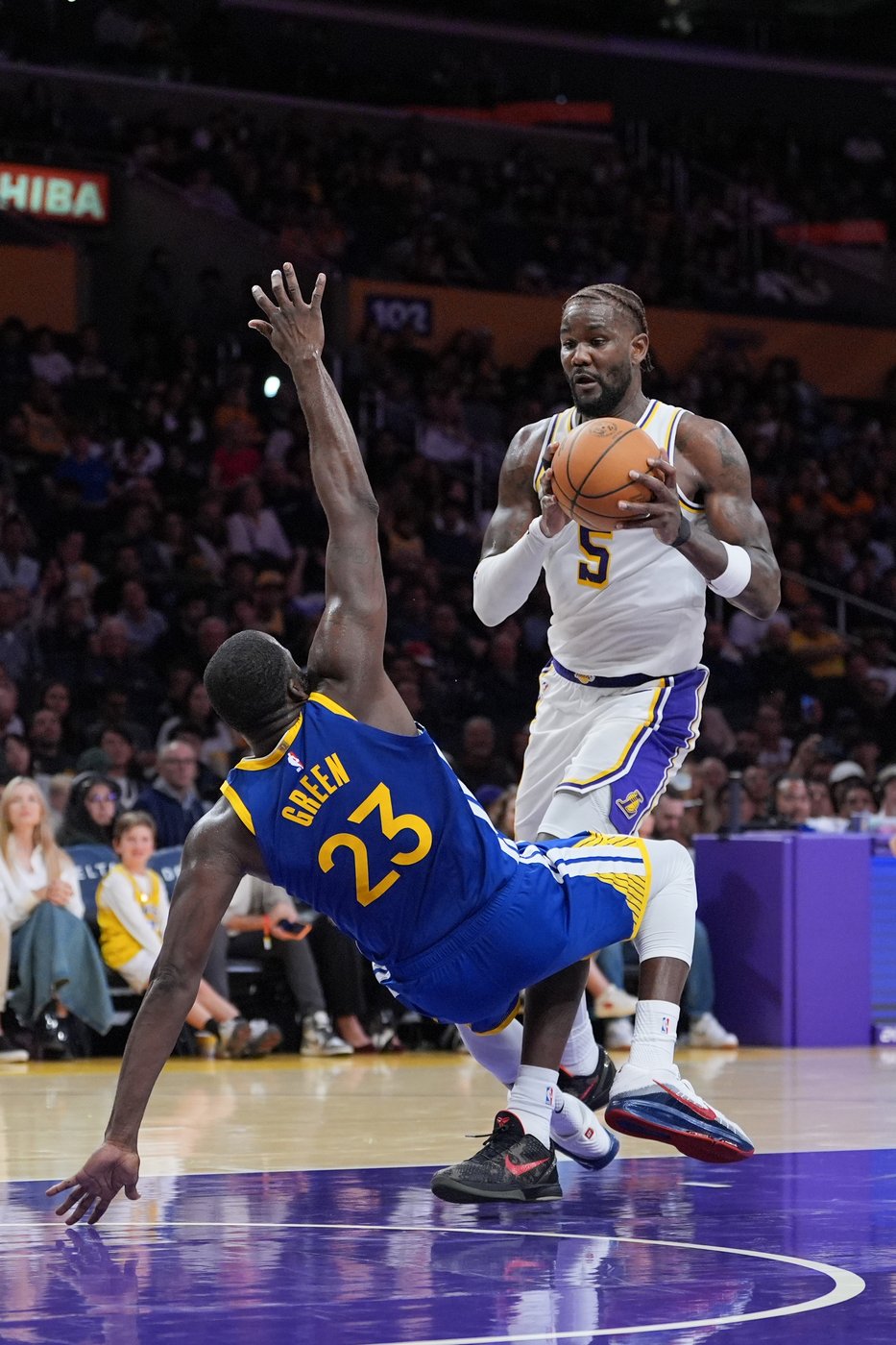 Lakers' pick-and-roll offense has promise as Austin Reaves and Deandre Ayton mesh well in preseason | iNFOnews.ca Lakers' pick-and-roll offense has promise as Austin Reaves and Deandre Ayton mesh well in preseason | iNFOnews.ca