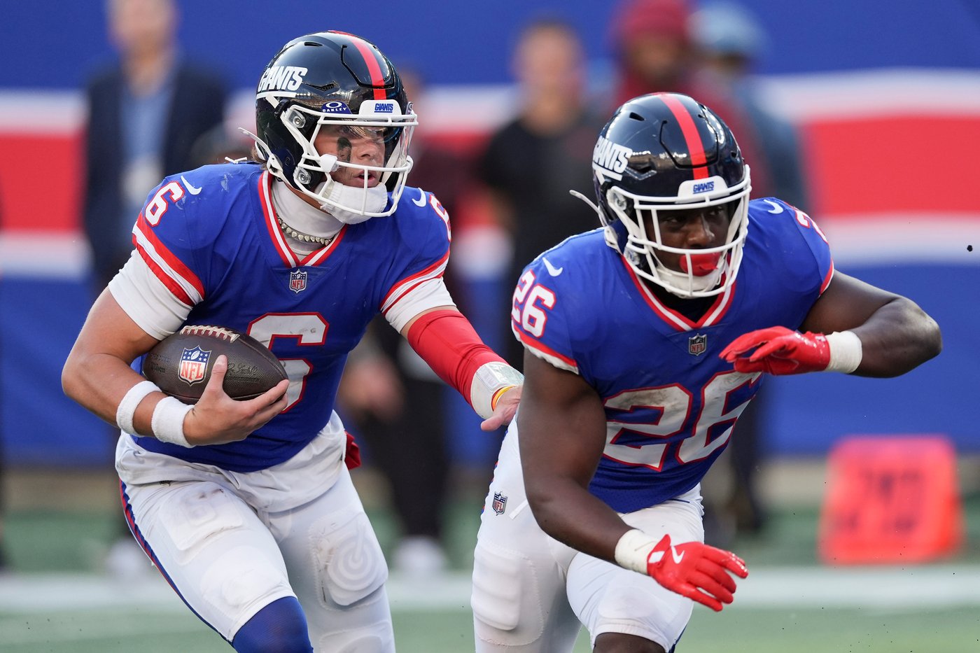 Giants get dominated in all phases as they drop to 2-7 with a 34-24 loss to 49ers | iNFOnews.ca Giants get dominated in all phases as they drop to 2-7 with a 34-24 loss to 49ers | iNFOnews.ca