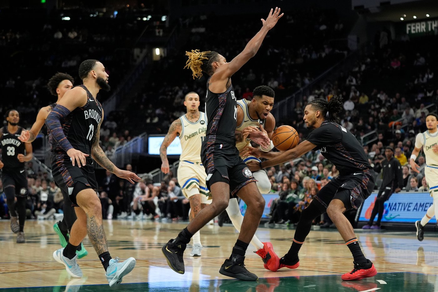 Antetokounmpo scores 29, surpasses 21,000 career points in Bucks' 116-99 win over Nets | iNFOnews.ca