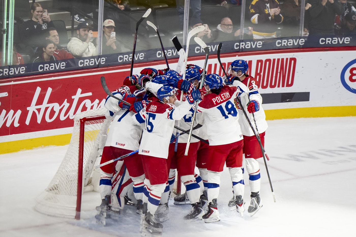 'It sucks': Canada falls to Czechia in medal round for third straight world juniors | iNFOnews.ca