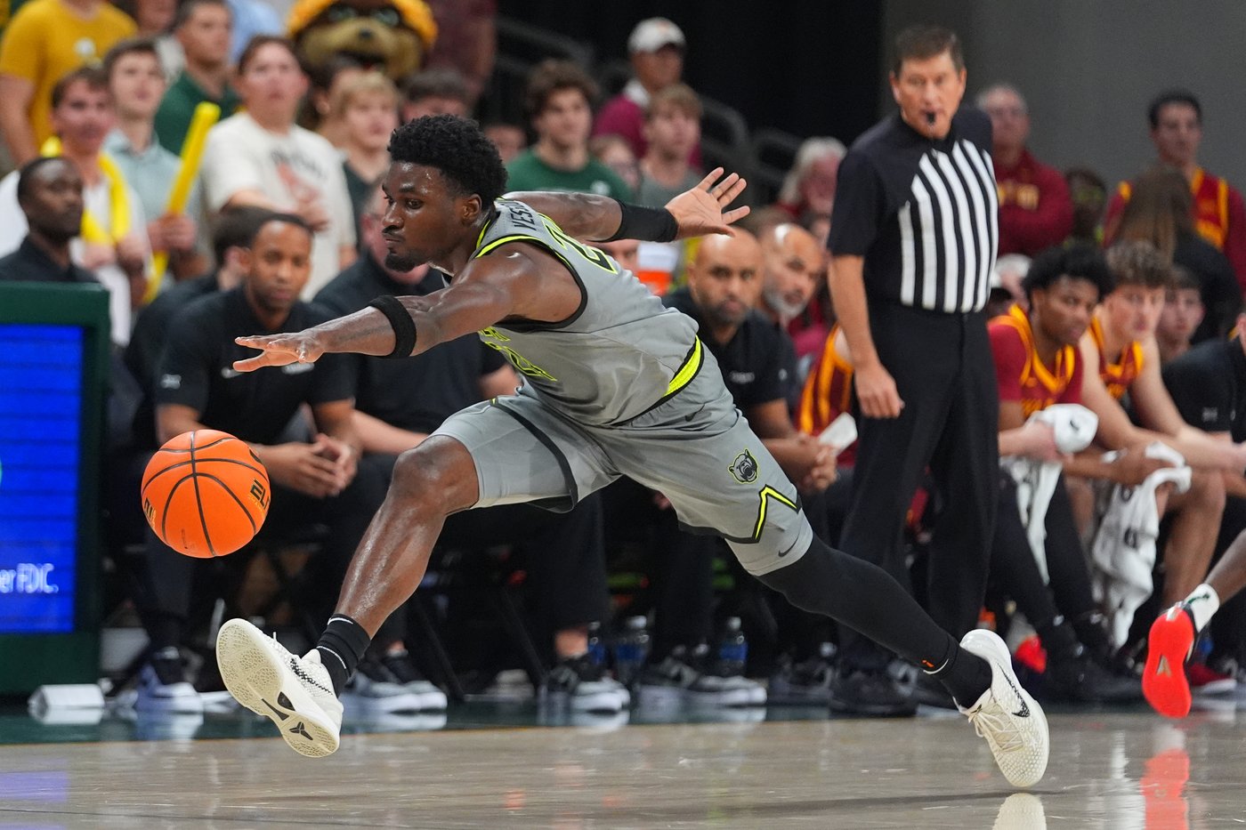 No. 3 Iowa State sets school record with 15-0 start after 70-60 win over Baylor | iNFOnews.ca