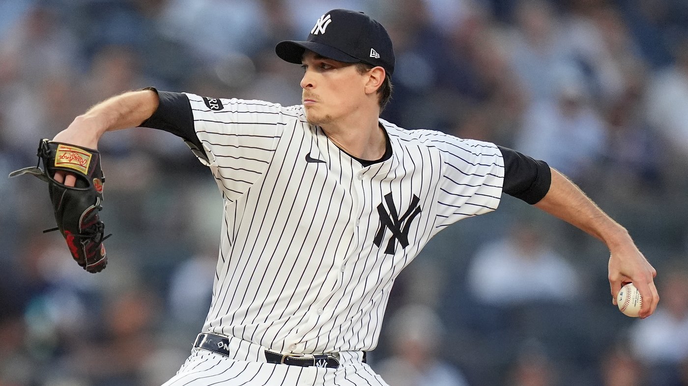 Crochet pitches like an ace from bygone days and lifts Red Sox over Yankees 3-1 in playoff opener | iNFOnews.ca