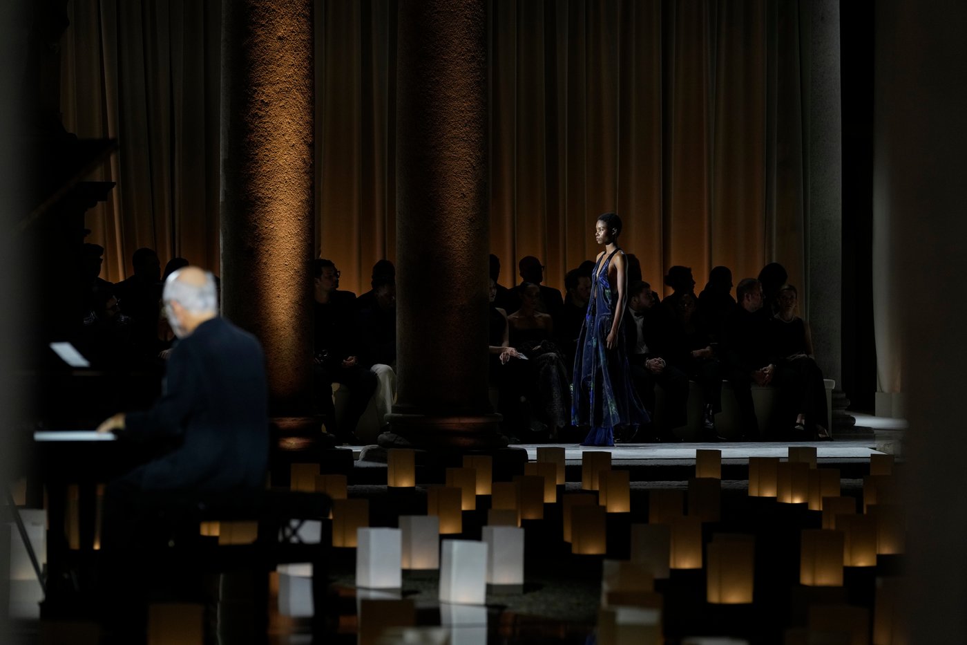 Armani's last collection shown in solemn runway show with Richard Gere, Lauren Hutton in 1st row | iNFOnews.ca