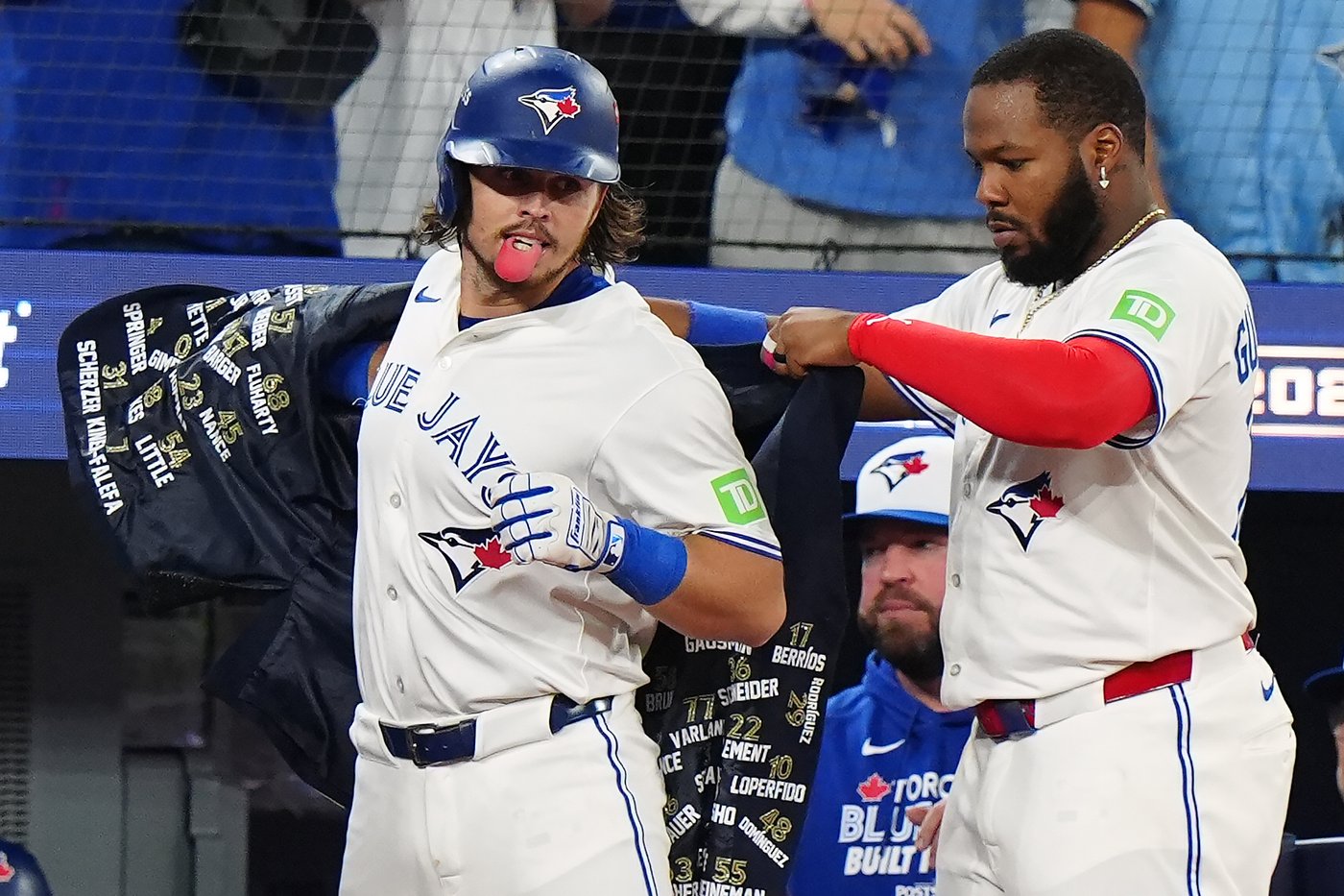 Photo Gallery: Blue Jays force Game 7 in ALCS with 6-2 win | iNFOnews.ca