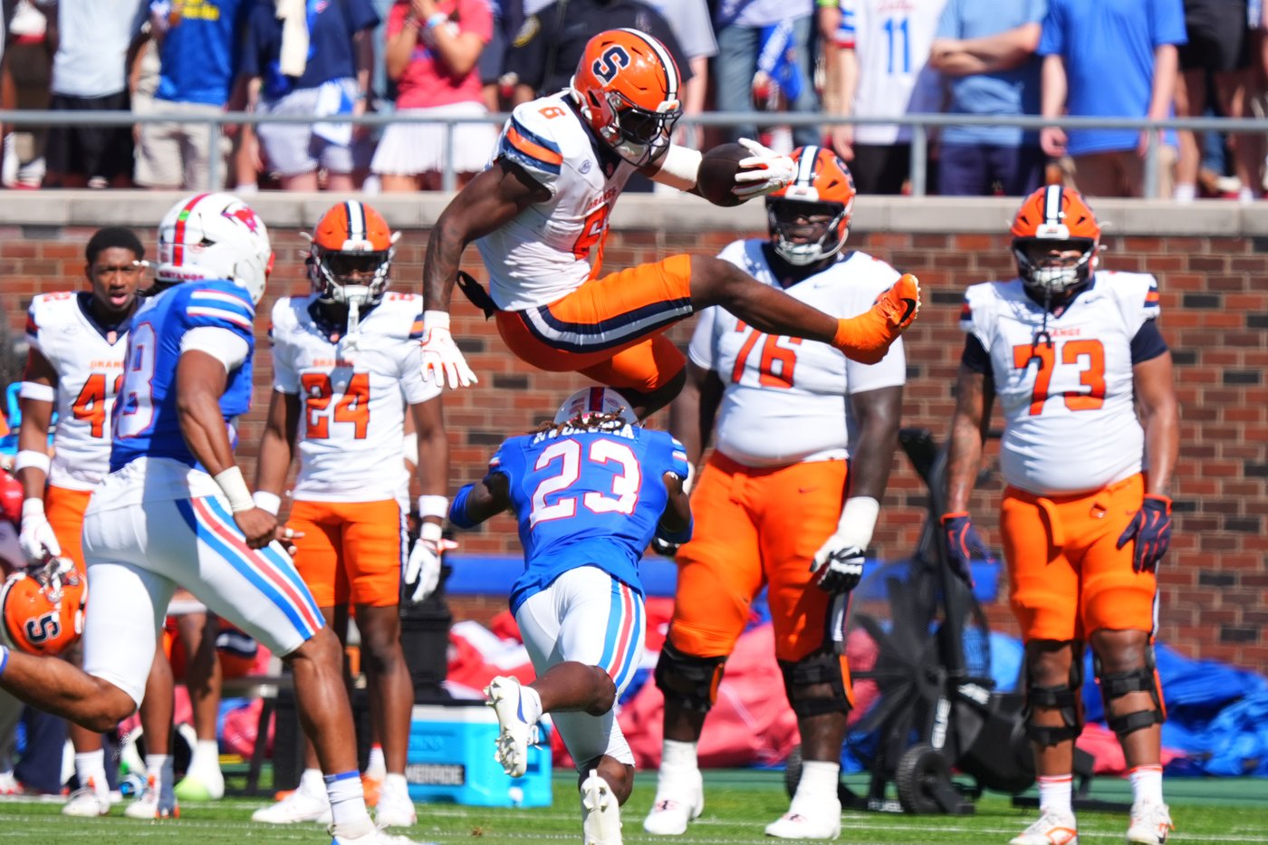 Kevin Jennings passes for career-high 4 TDs, as SMU beats Syracuse 31-18 | iNFOnews.ca