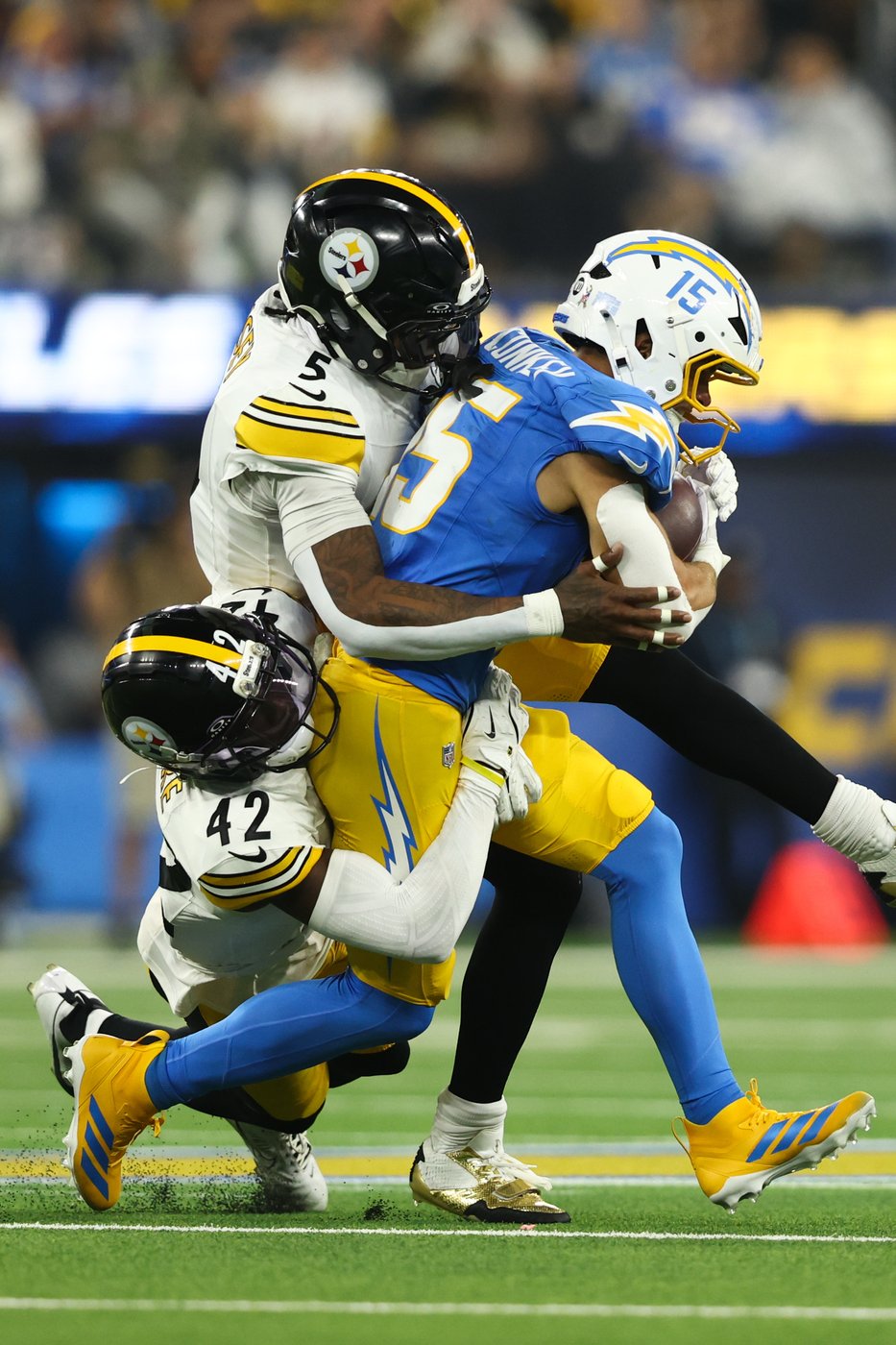 Steelers will try to hold on to first in the AFC North when Joe Flacco and Bengals visit | iNFOnews.ca