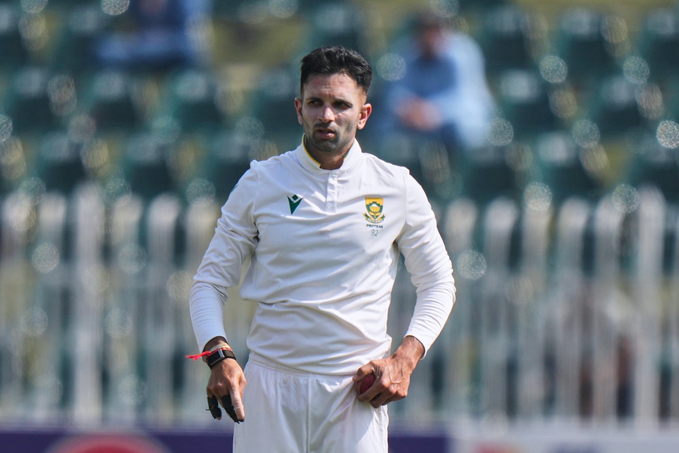 Maharaj takes 7 wickets as South Africa dismisses Pakistan for 333 in 2nd cricket test | iNFOnews.ca Maharaj takes 7 wickets as South Africa dismisses Pakistan for 333 in 2nd cricket test | iNFOnews.ca