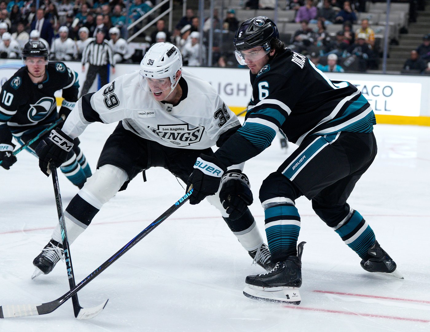 Kings blow 3-goal lead but Clarke scores late to beat Sharks 4-3 | iNFOnews.ca Kings blow 3-goal lead but Clarke scores late to beat Sharks 4-3 | iNFOnews.ca