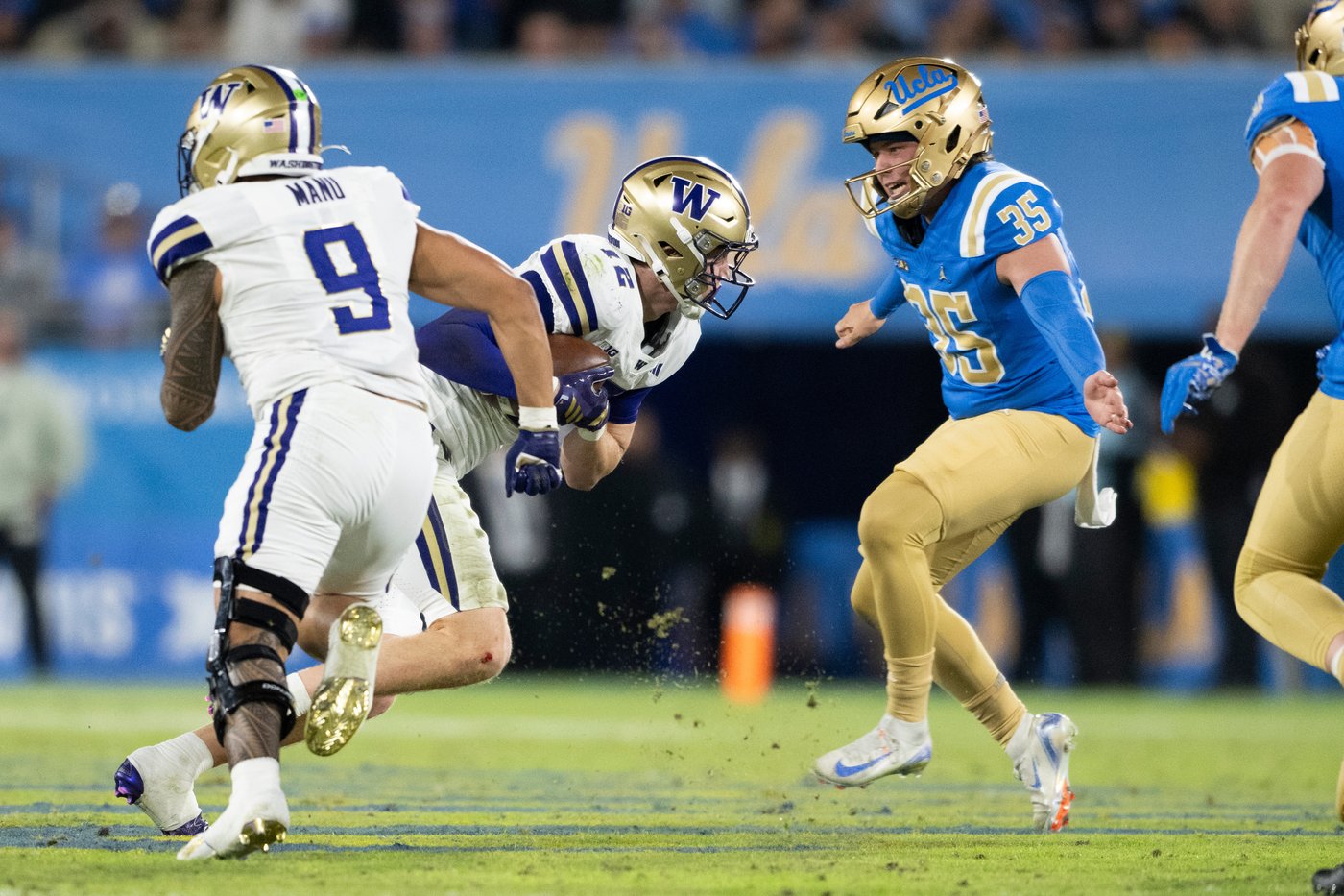 Washington routs UCLA 48-14 behind 4 TDs by Demond Williams Jr. | iNFOnews.ca