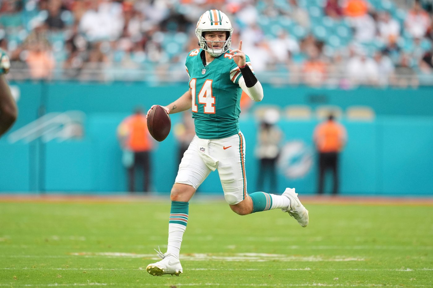 Dolphins' Mike McDaniel declines to discuss his future after another embarrassing loss | iNFOnews.ca