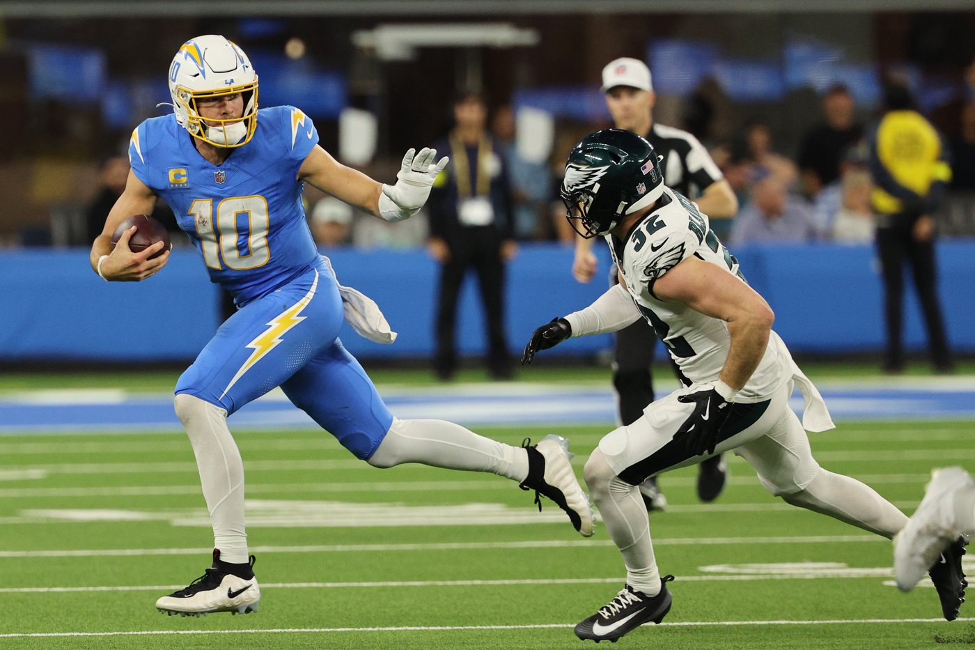 Chargers closing in on playoff spot as Chiefs face elimination in AFC West showdown | iNFOnews.ca Chargers closing in on playoff spot as Chiefs face elimination in AFC West showdown | iNFOnews.ca