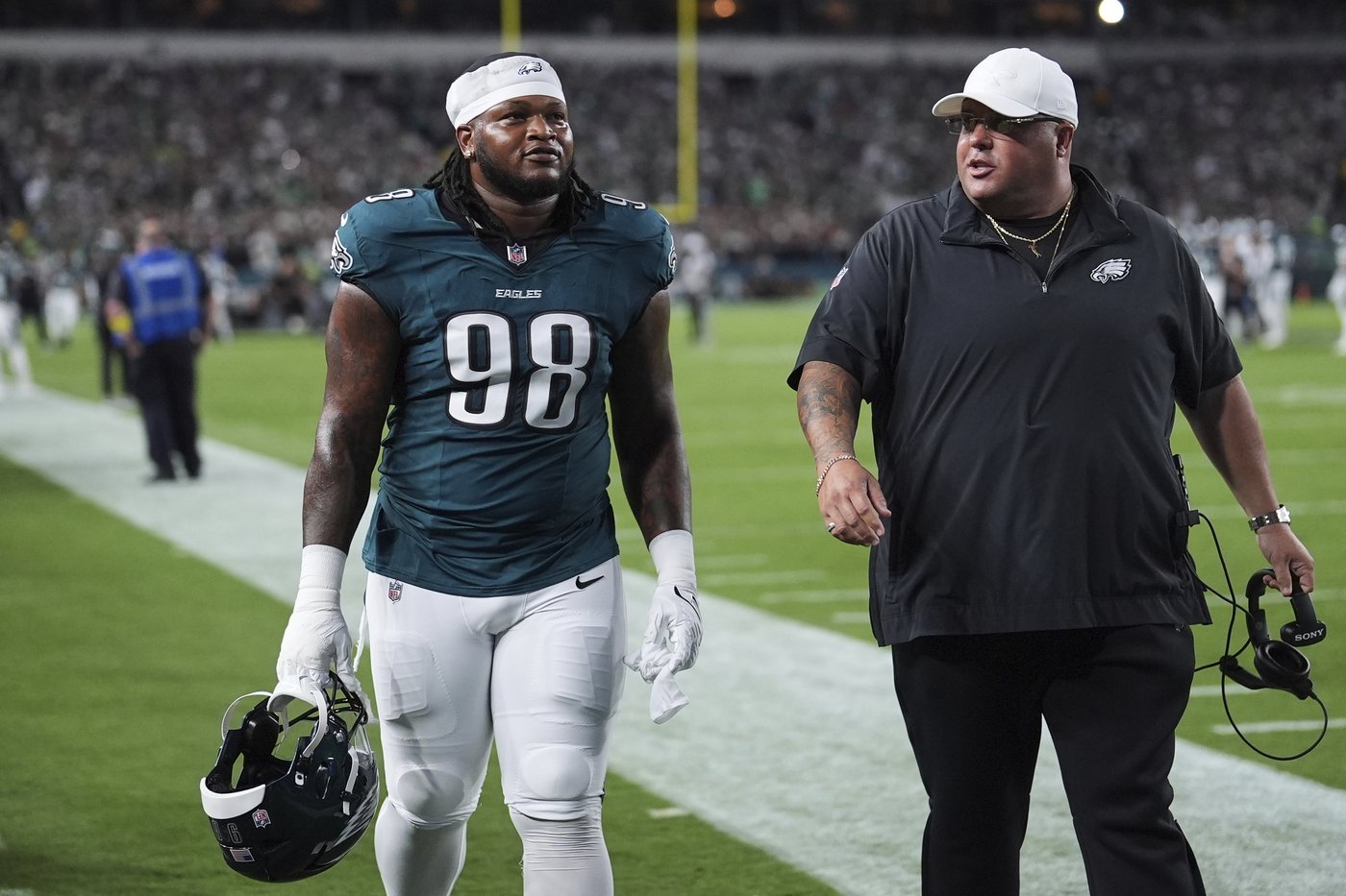 Eagles' Jalen Carter apologizes following ejection for spitting on Cowboys' Dak Prescott | iNFOnews.ca Eagles' Jalen Carter apologizes following ejection for spitting on Cowboys' Dak Prescott | iNFOnews.ca