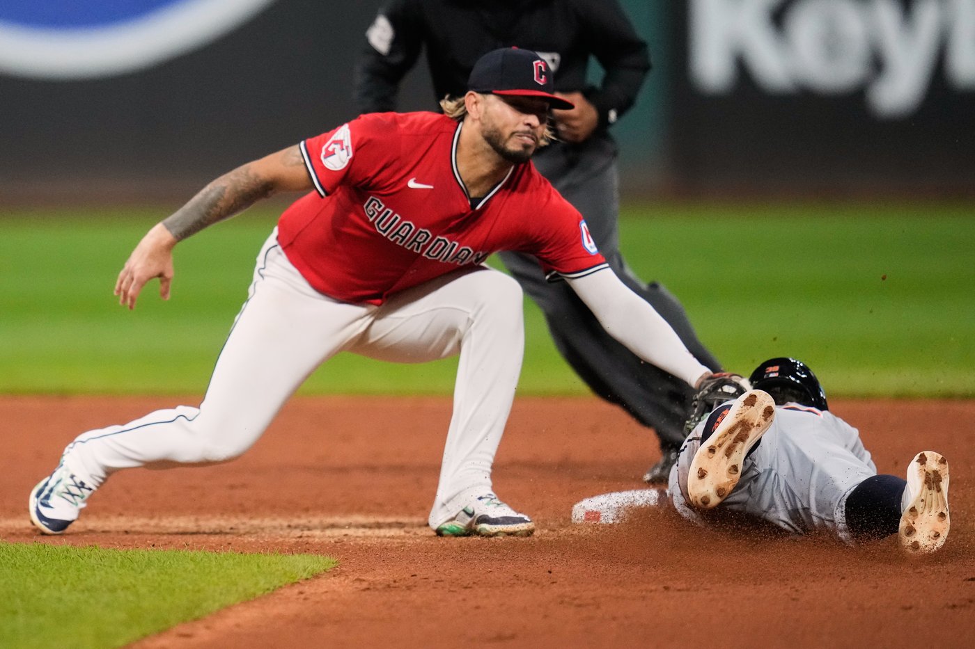 Tigers beat Guardians 4-2 to end 8-game skid and move back into tie for AL Central lead | iNFOnews.ca
