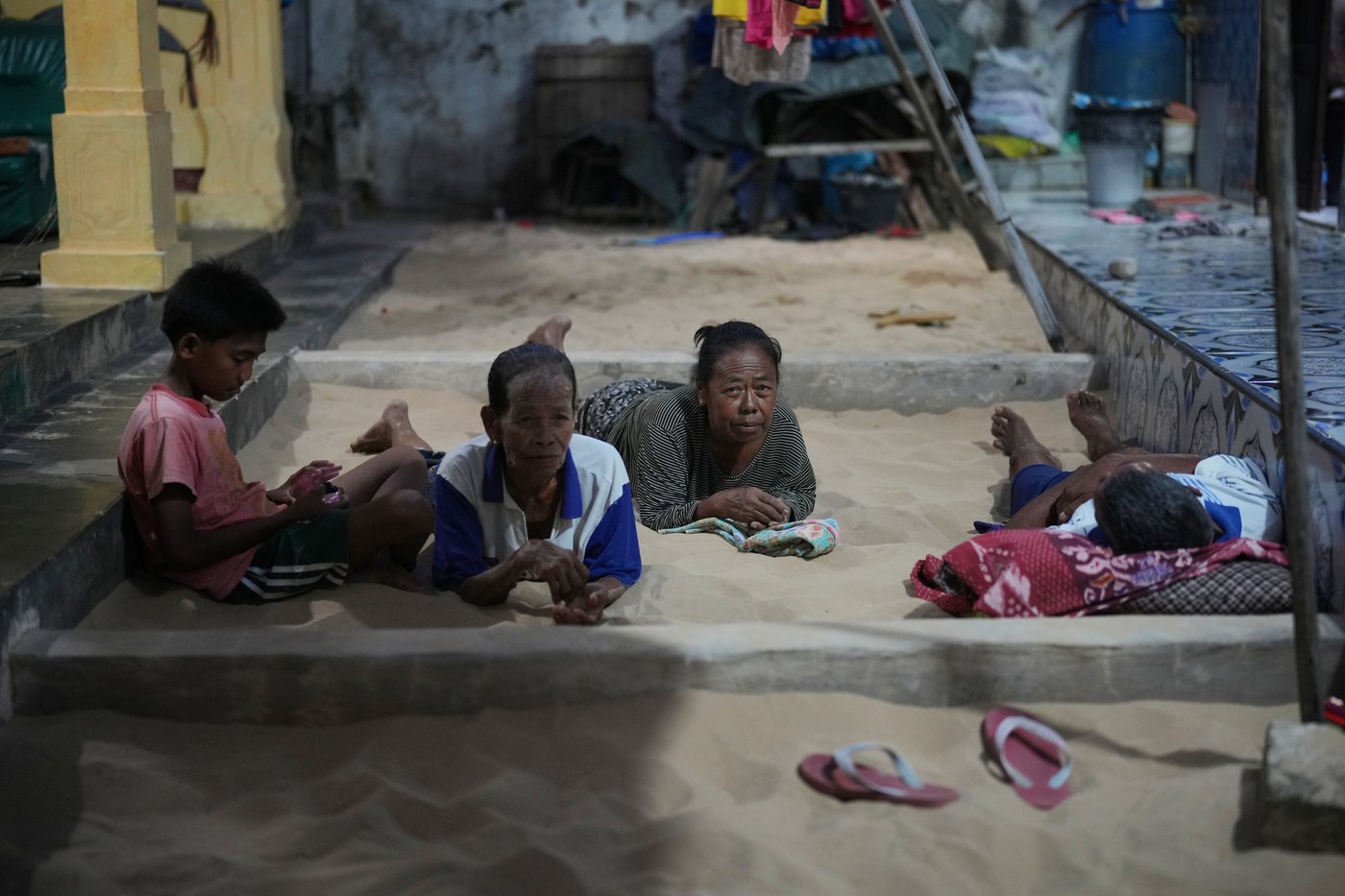 PHOTO ESSAY: Indonesia’s village keeps tradition of life on sand | iNFOnews.ca