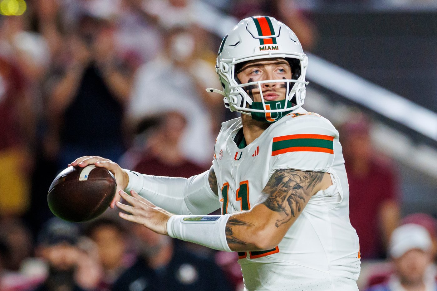 Carson Beck throws 4 TD passes to help No. 3 Miami hold off No. 18 Florida State, 28-22 | iNFOnews.ca