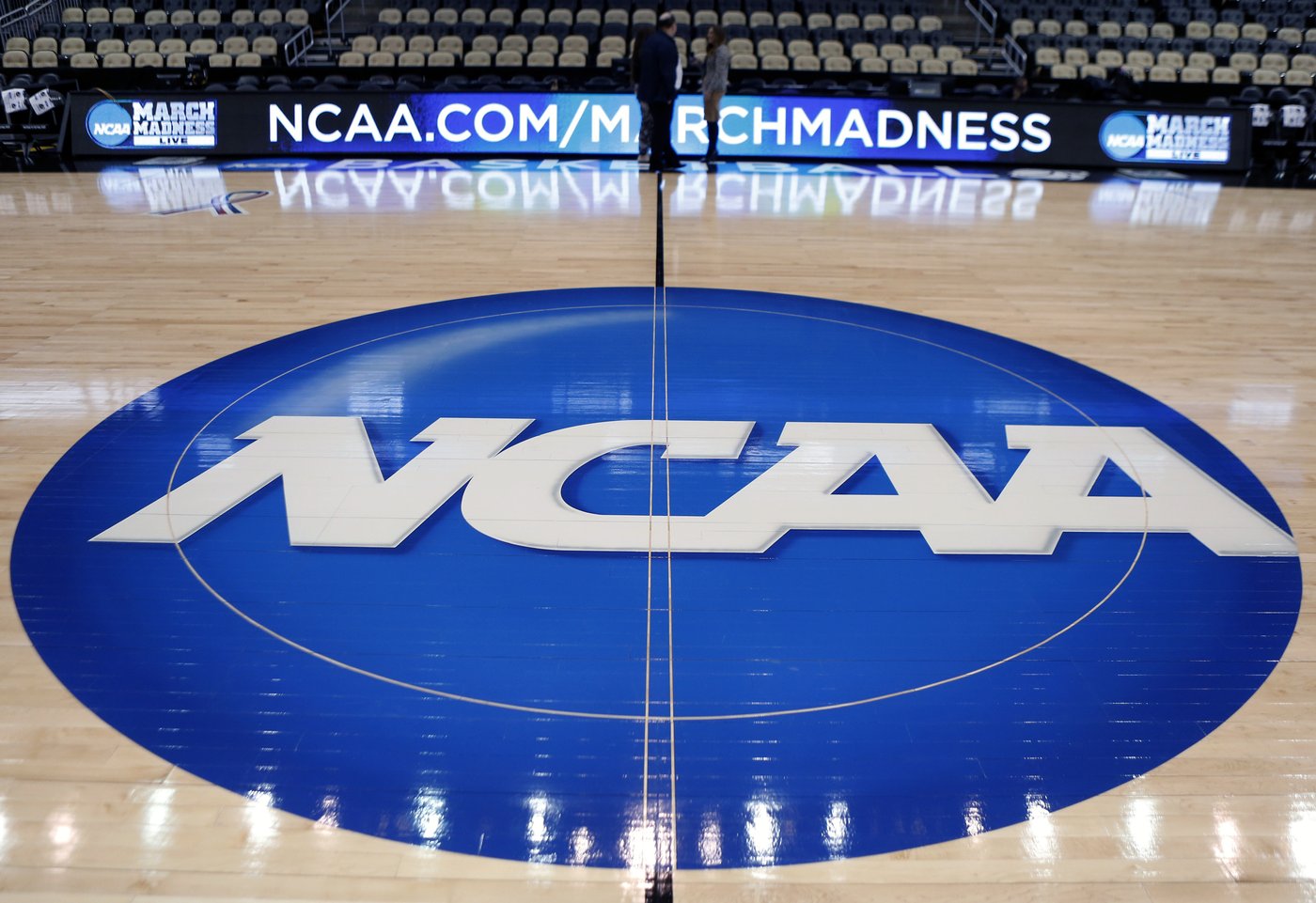 Democratic senator warns colleagues of 'distorted system' if college sports bill passes | iNFOnews.ca