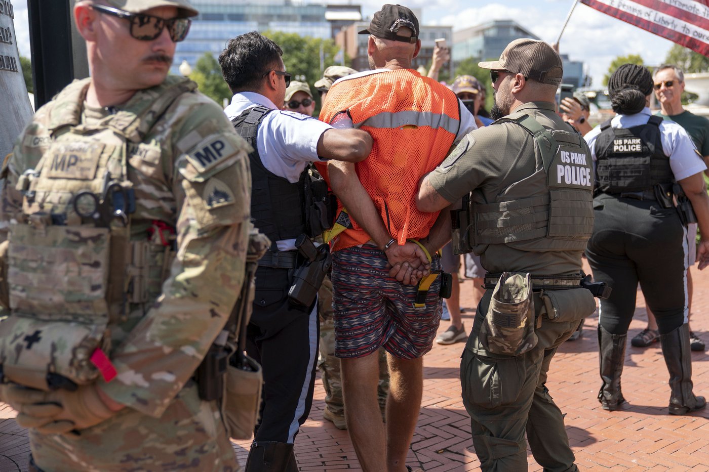 Photos of protests during fourth week of Trump's DC crime crackdown | iNFOnews.ca